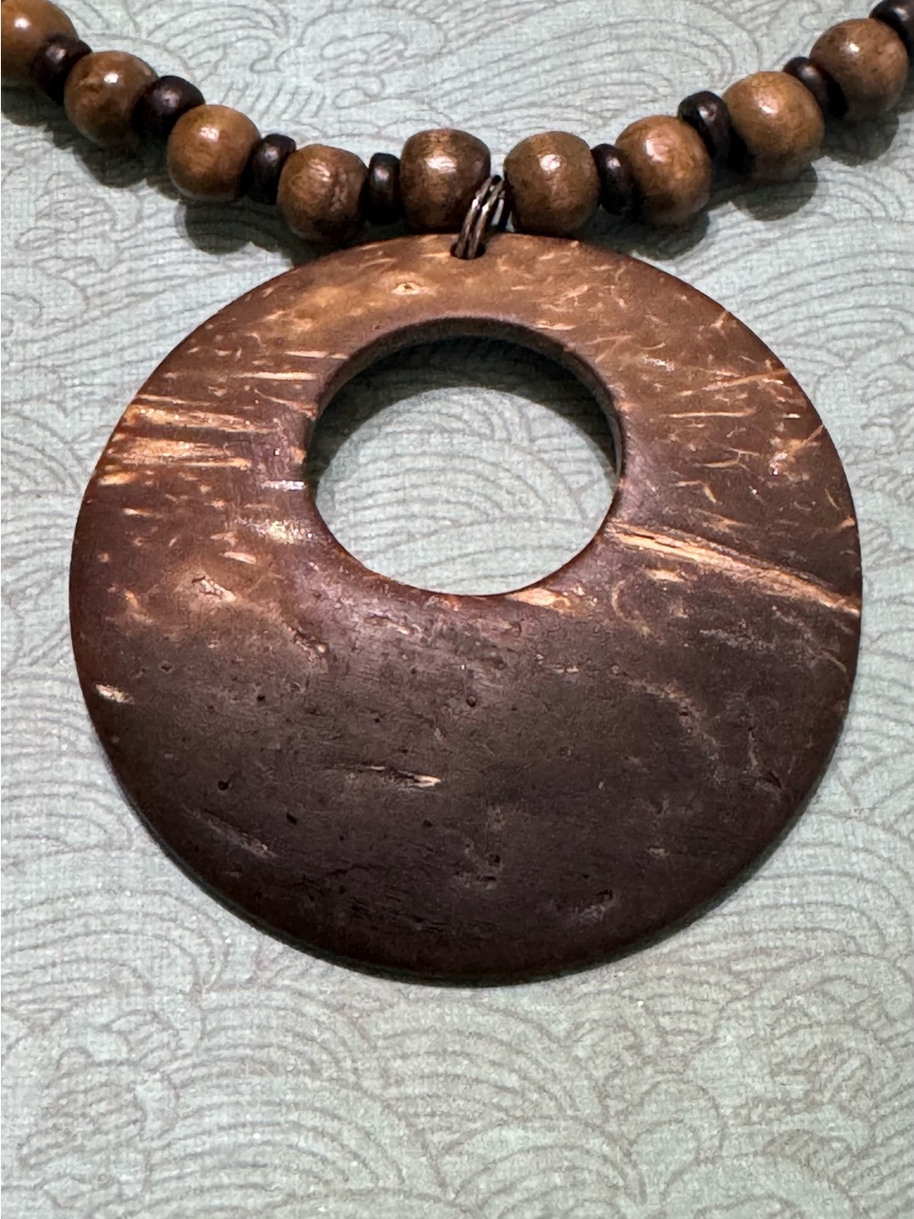 COCONUT NECKLACE - Picture 2 of 8
